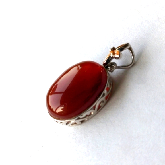 Jewelry - Vintage sterling 925 pendant with carnelian